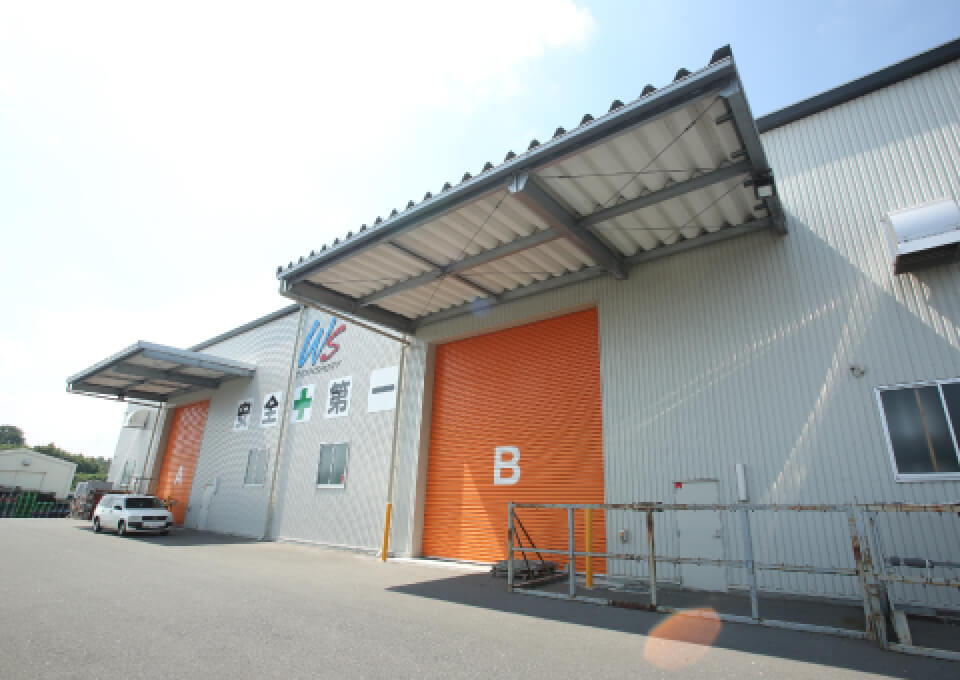 大きな荷物も通せる搬入口